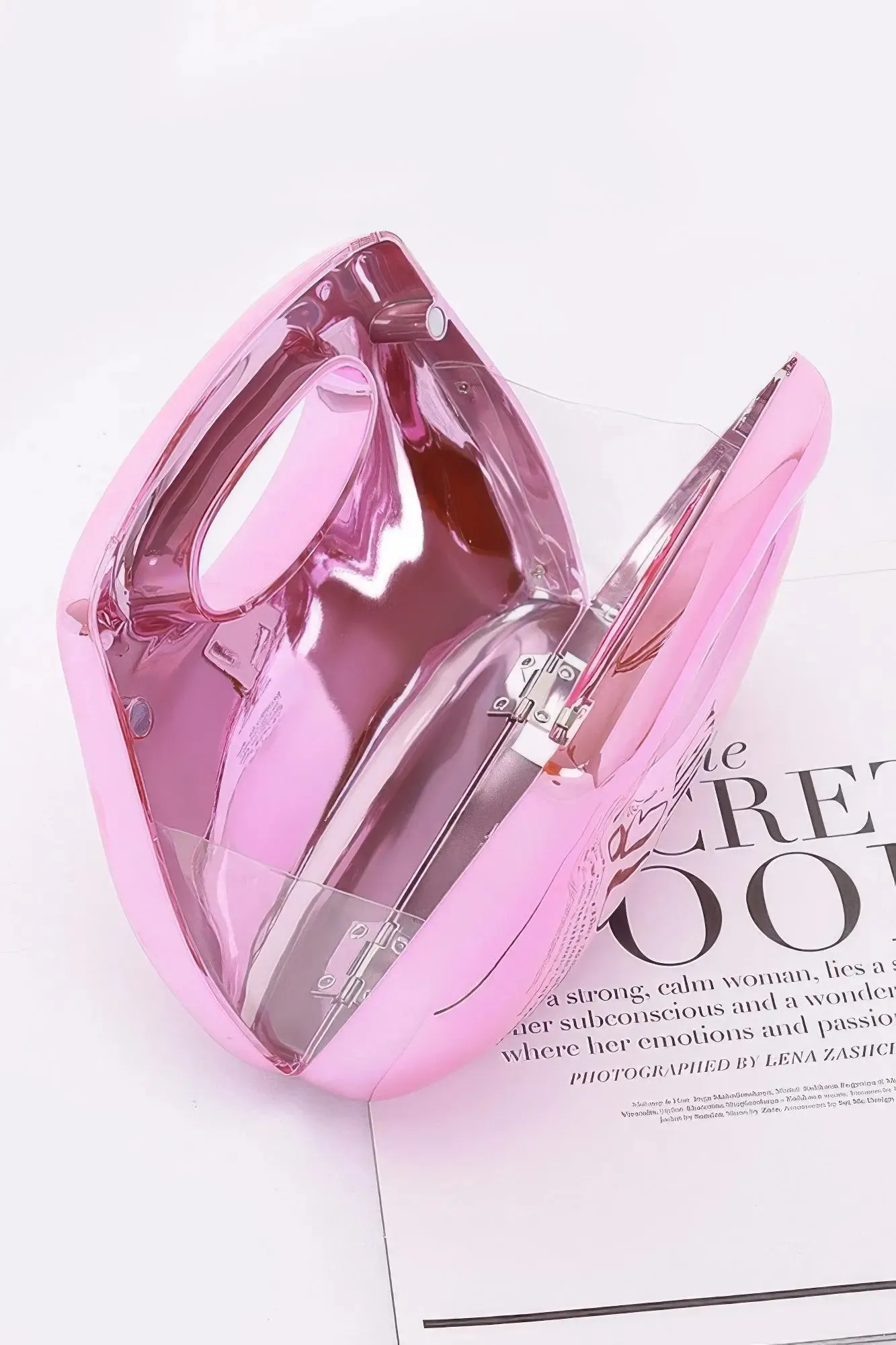 Acrylic Case Bag – A Unique Blend of Elegance &amp; Functionality